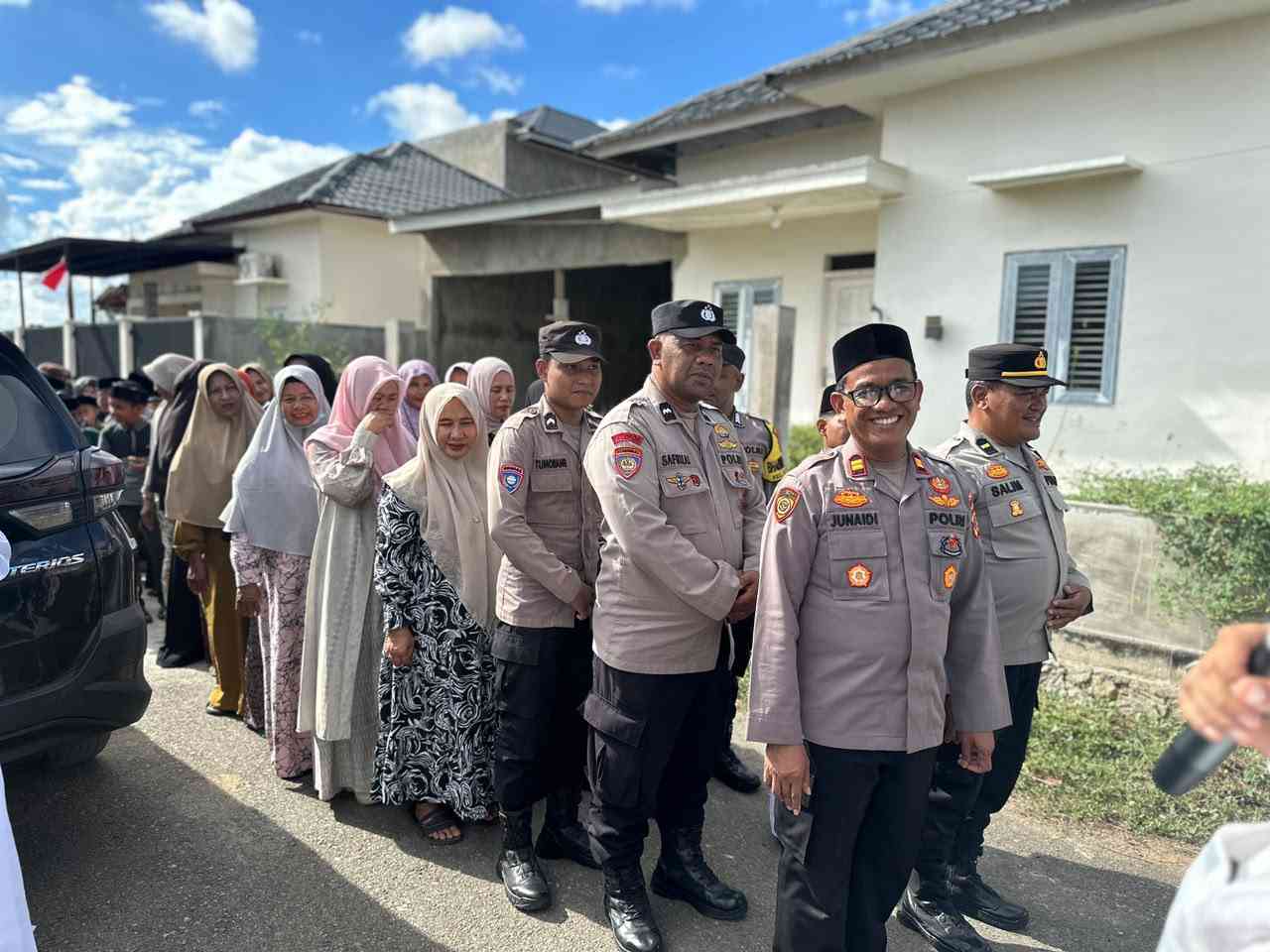 Kapolsek Kuta Baro Dr. Junaidi Bersama Masyarakat Gelar Latihan Manasik Umrah, Perkuat Keimanan dan Silaturahmi