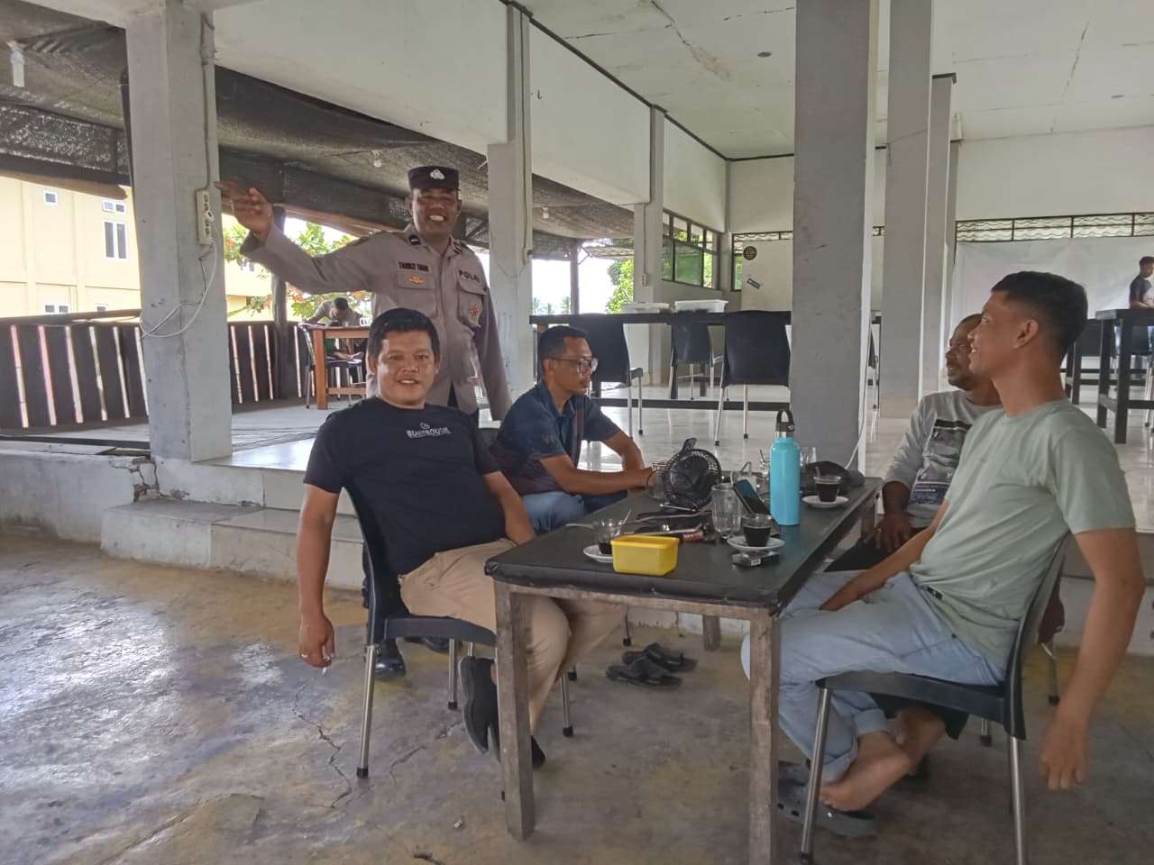 Pemuda Blang Bintang Terima Sosialisasi Perlinsos dari Bhabinkamtibmas Polsek - Tribratanews Polresta Banda Aceh