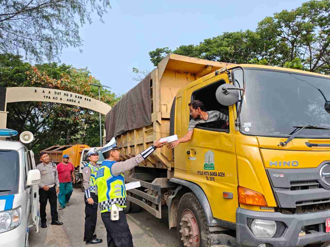 Jumat Berkah Polresta Banda Aceh Sasar Pemulung di TPA Gampong Jawa, Wujud Kepedulian Polri kepada Masyarakat