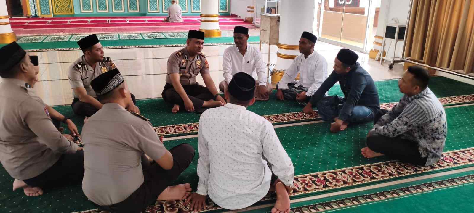Polsek Jajaran Polresta Banda Aceh Sampaikan Imbauan Kamtibmas saat Jumat Keliling, Ajak Warga Jauhi Narkoba dan Judi Online
