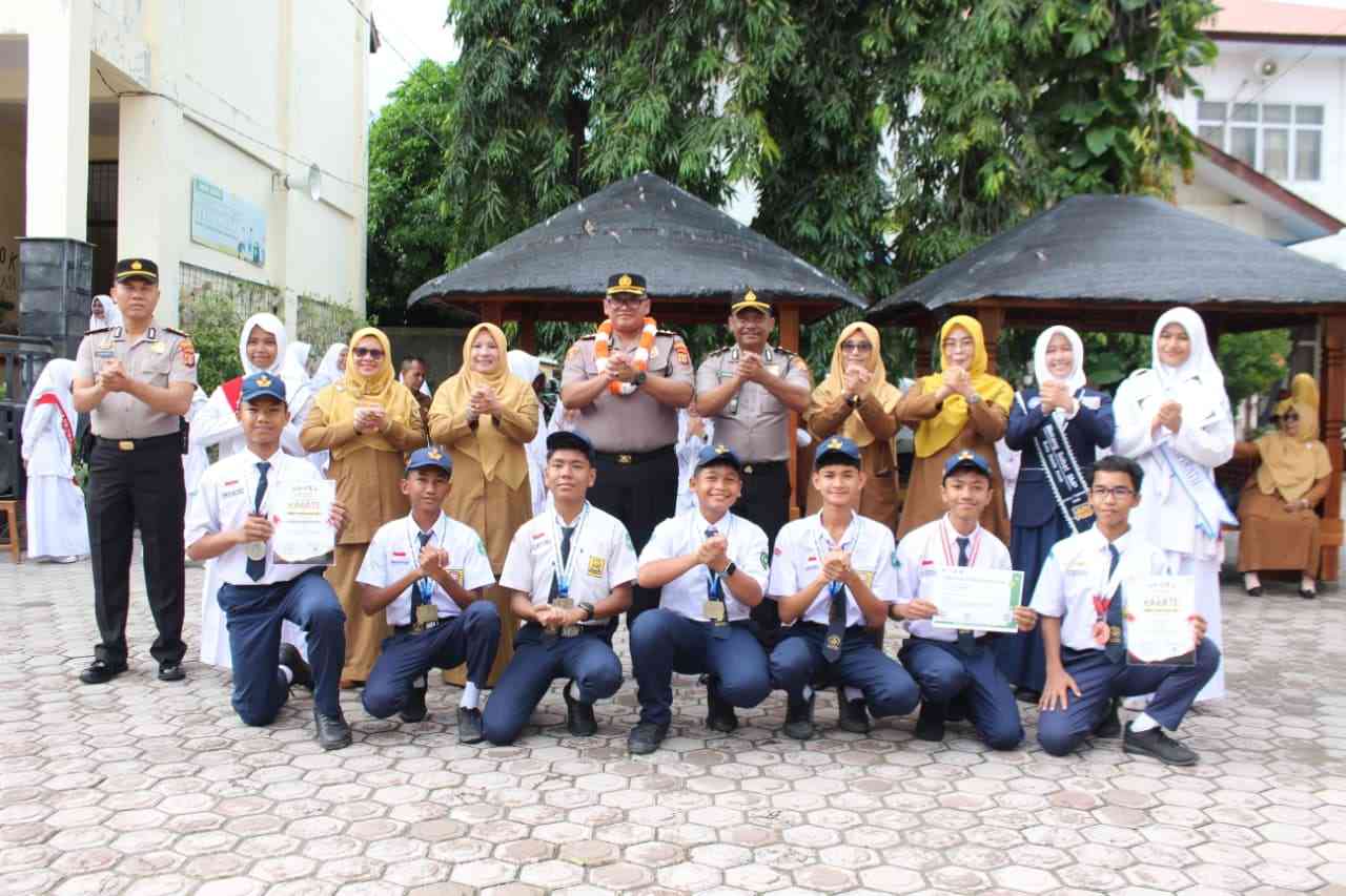 Jadi Pembina Upacara di SMPN 3 Banda Aceh, Wakapolresta Ingatkan Pelajar Jauhi Narkoba dan Tertib Berlalu Lintas